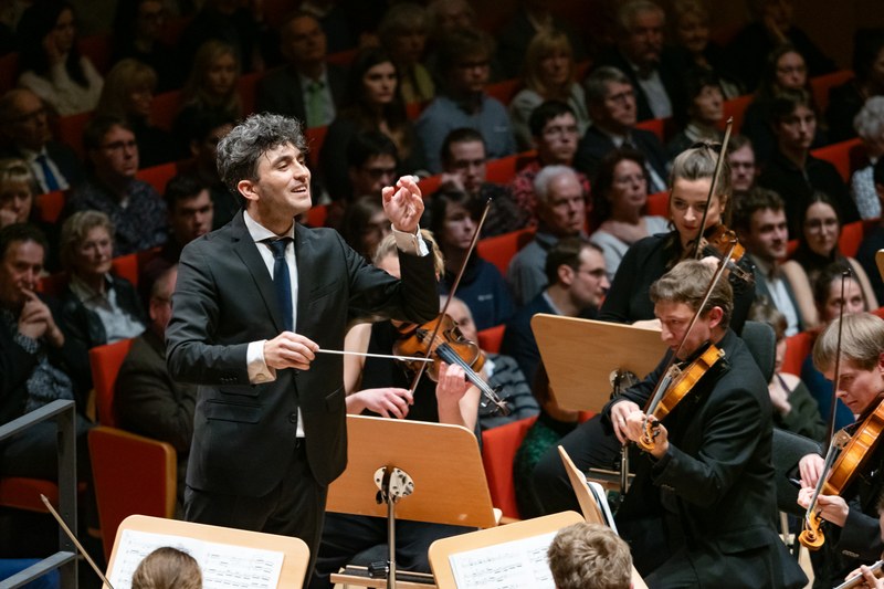 Benefizkonzert „Takte gegen Krebs“: Mitreißende Klänge und bewegende Momente